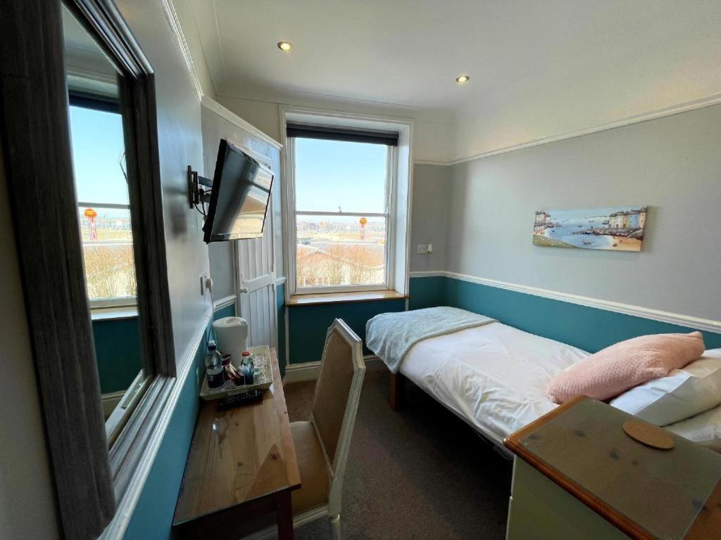 Bayliss Hall Guesthouse Уэймут Экстерьер фото